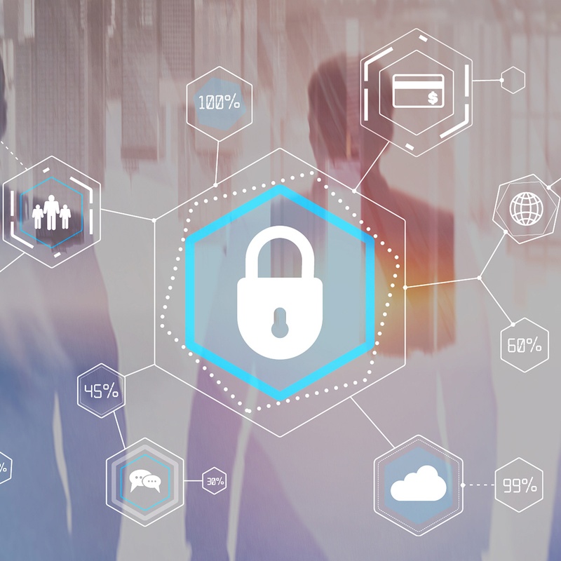 Schloss-Icon in vernetzter IT-Umgebung mit digitalen Sicherheits-Icons