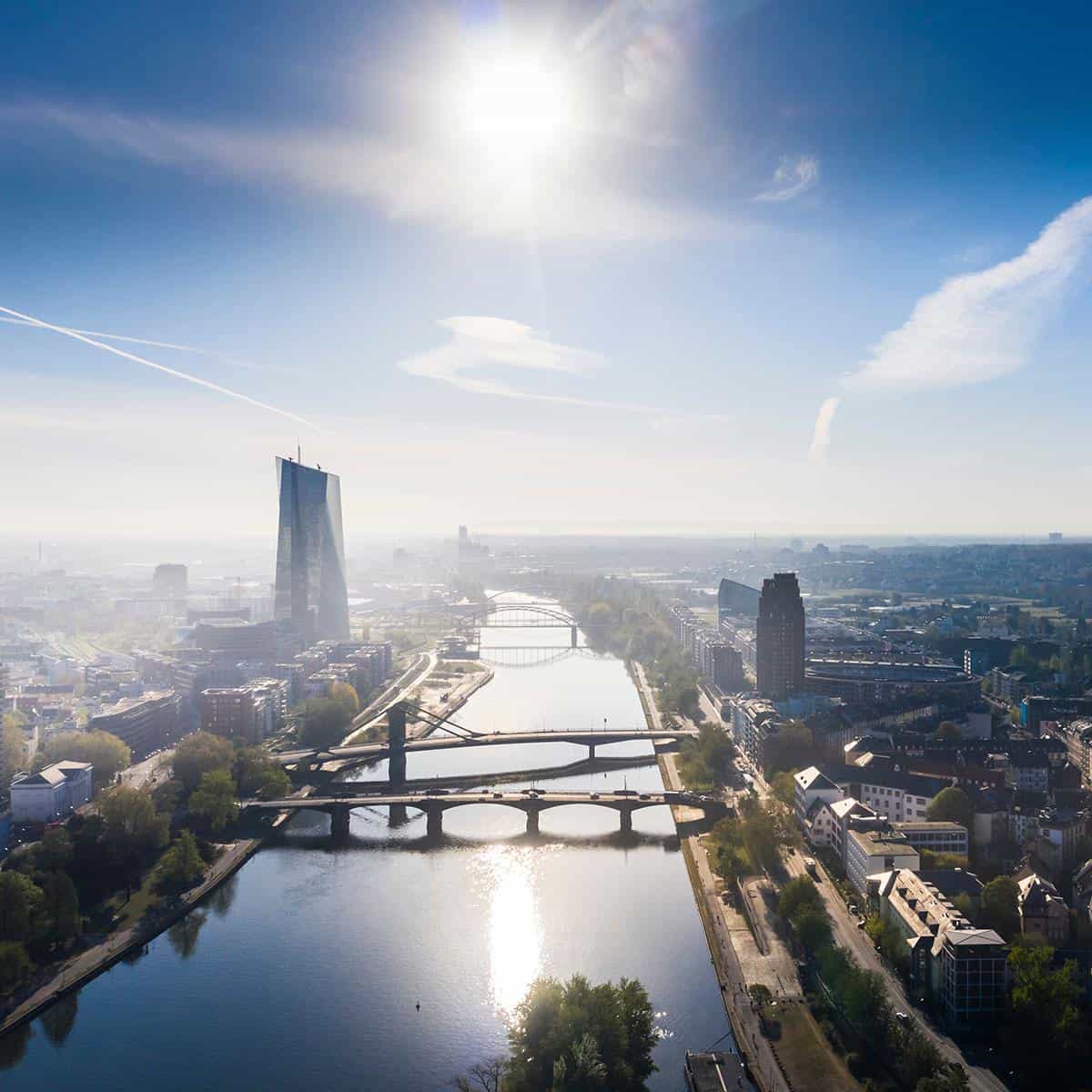 Luftaufnahme der Europäischen Zentralbank (EZB) in Frankfurt am Main